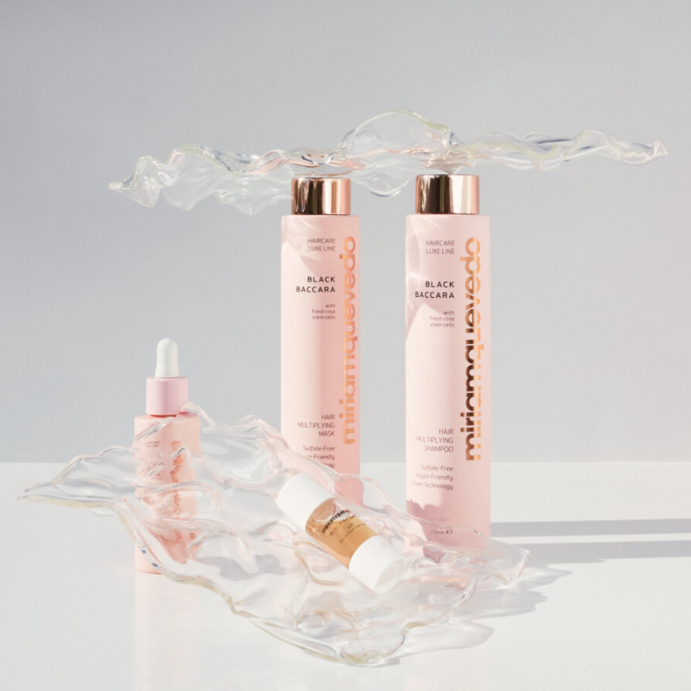 Sunt og sterkt hår med miriamquevedo Black Baccara